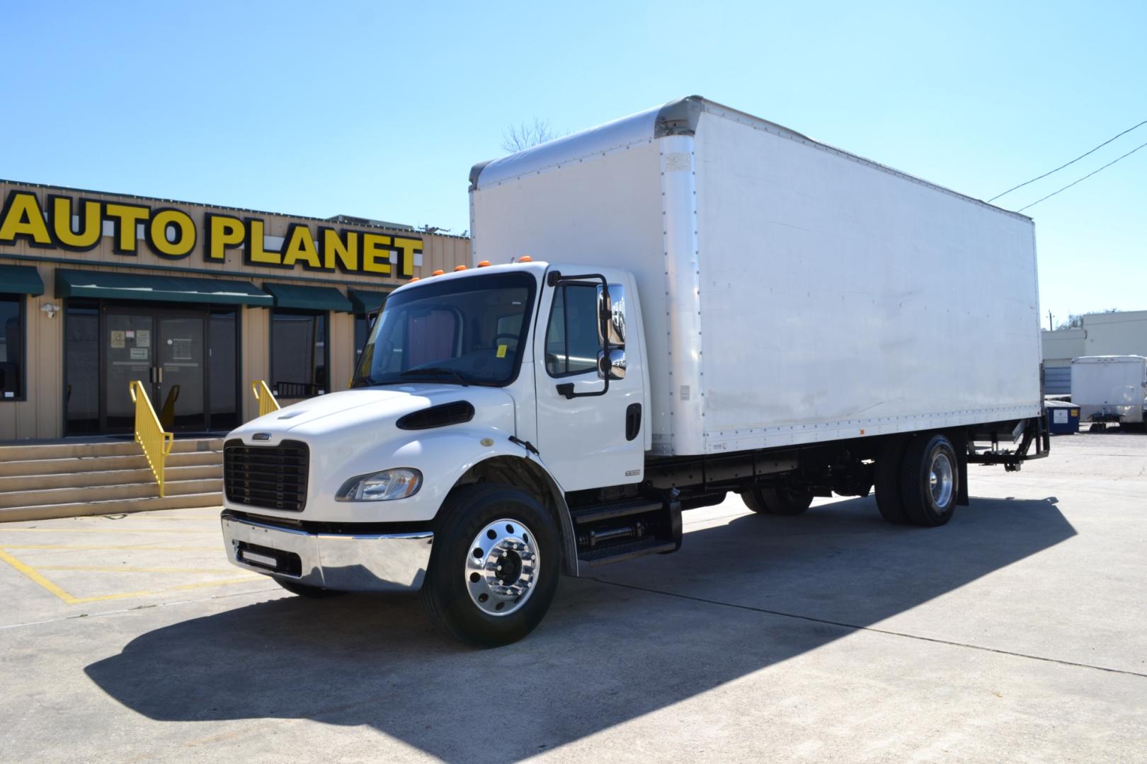 2012 WHITE /GRAY FREIGHTLINER M2-106 with an CUMMINS ISB 6.7L 220HP engine, ALLISON 2100HS AUTOMATIC transmission, located at 9172 North Fwy, Houston, TX, 77037, (713) 910-6868, 29.887470, -95.411903 - Photo#0